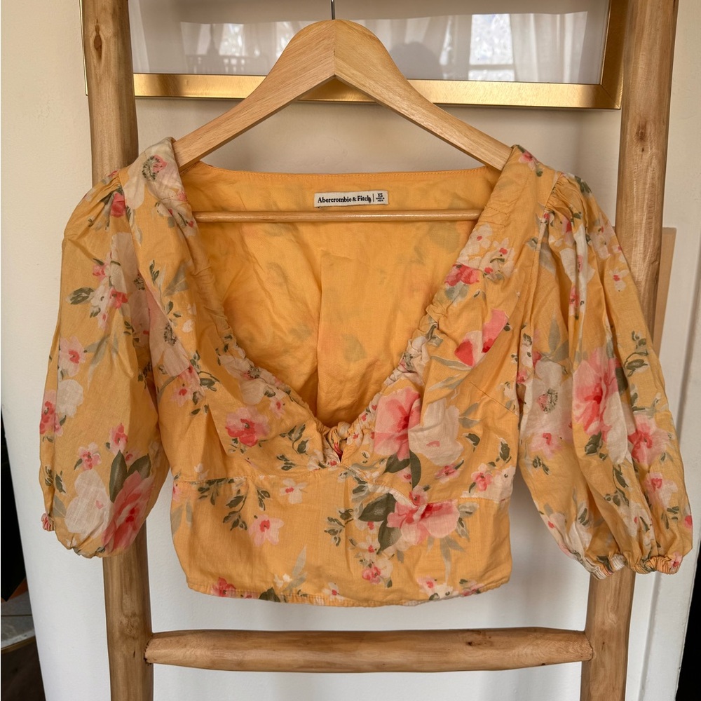 Abercrombie & Fitch Floral top XS